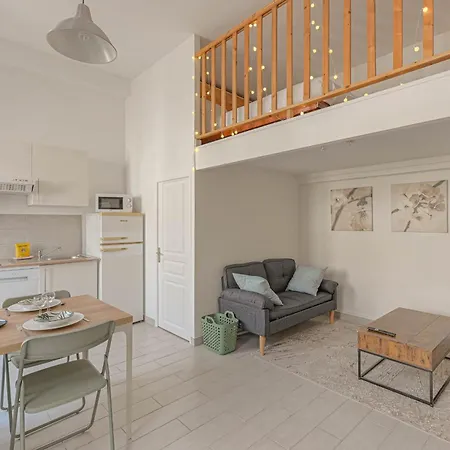 Quirky And Restful With Air Conditioning